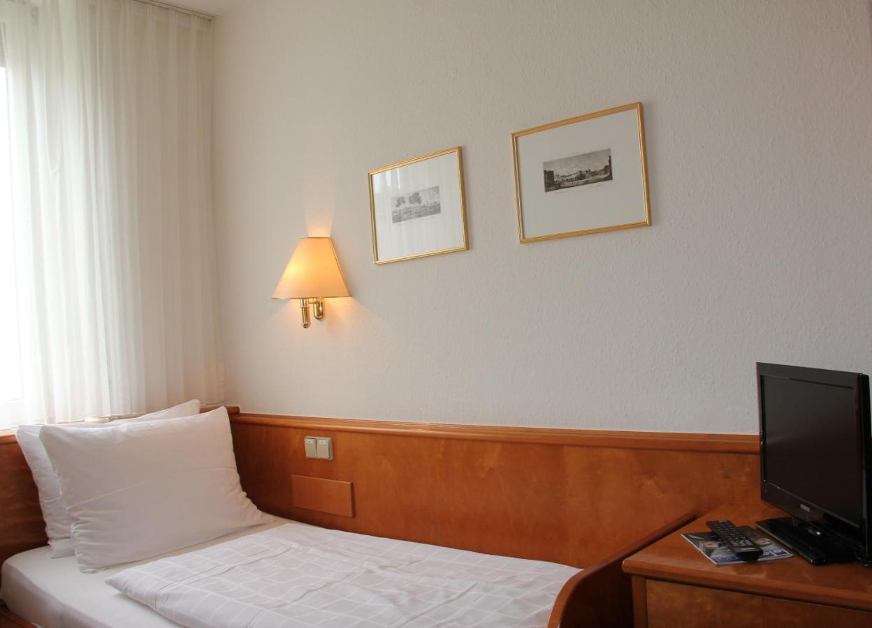 Hotel Kurpfalzstuben Манхайм Екстериор снимка