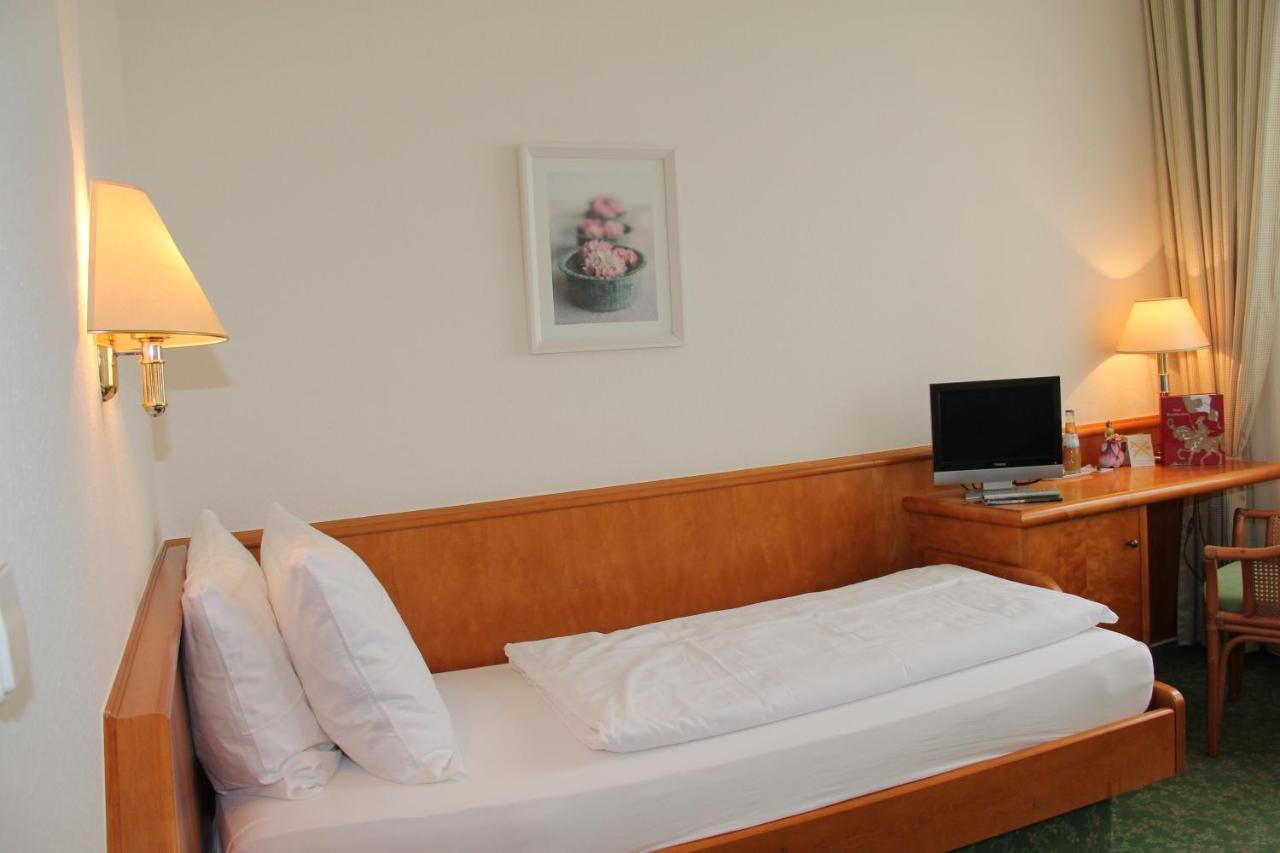 Hotel Kurpfalzstuben Манхайм Екстериор снимка